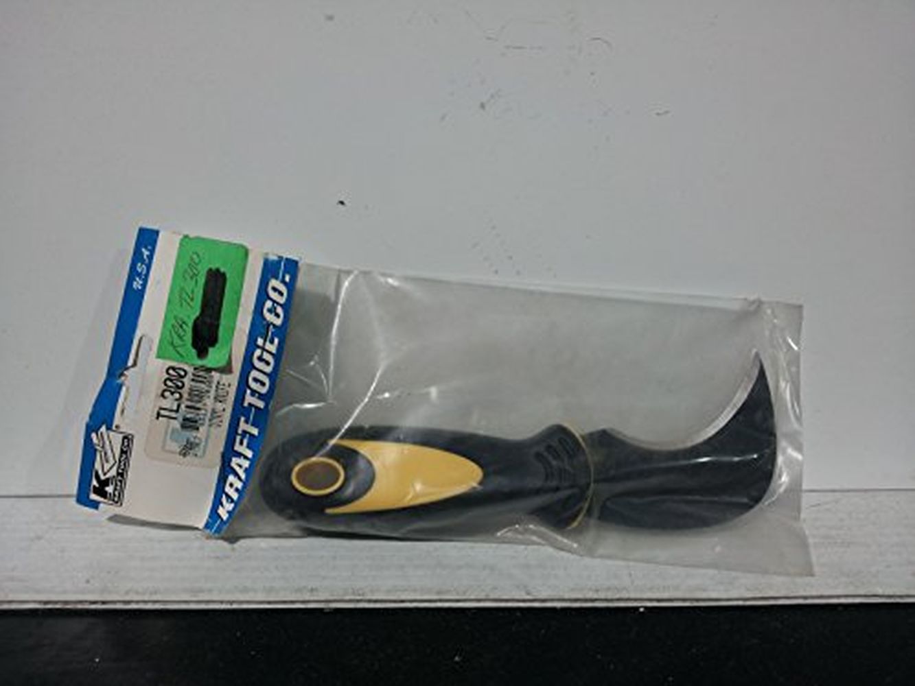 Hawkbill Knife Image 1