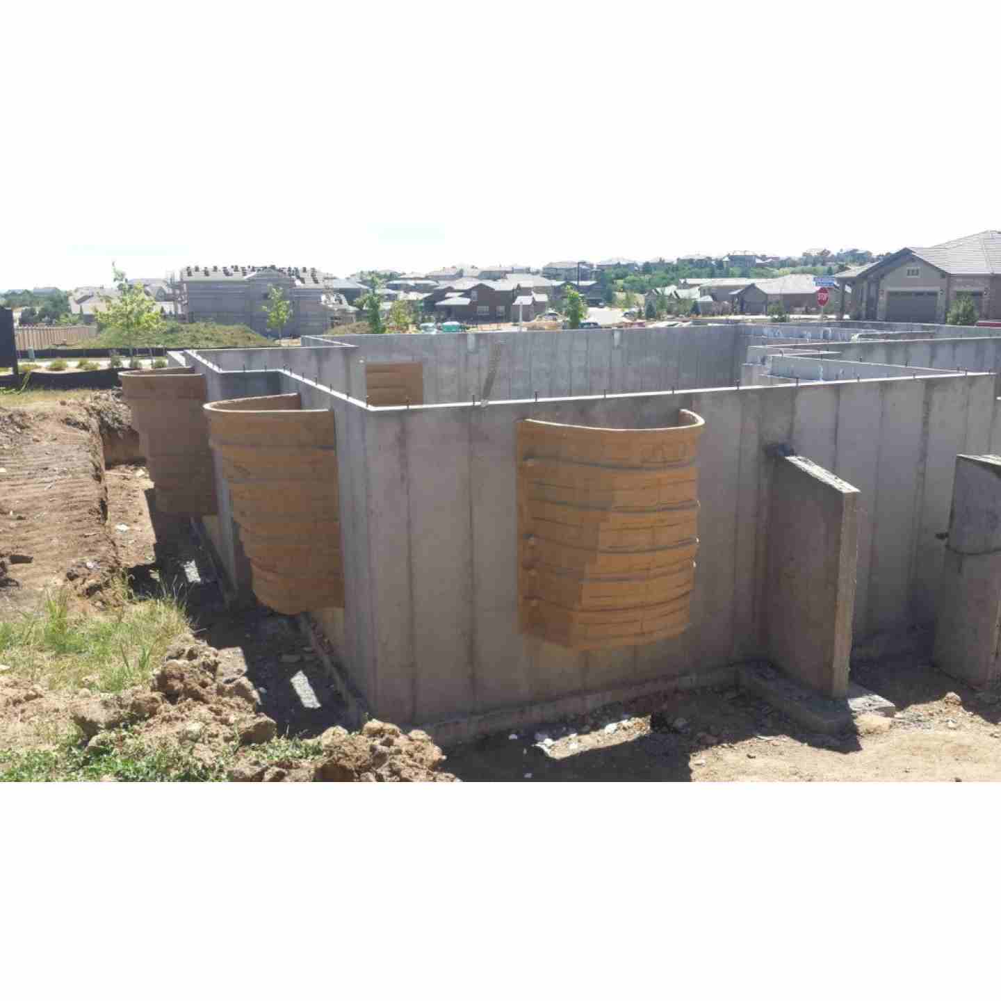 Rockwell 66 Series Elite Tan Window Well 72" Image 4