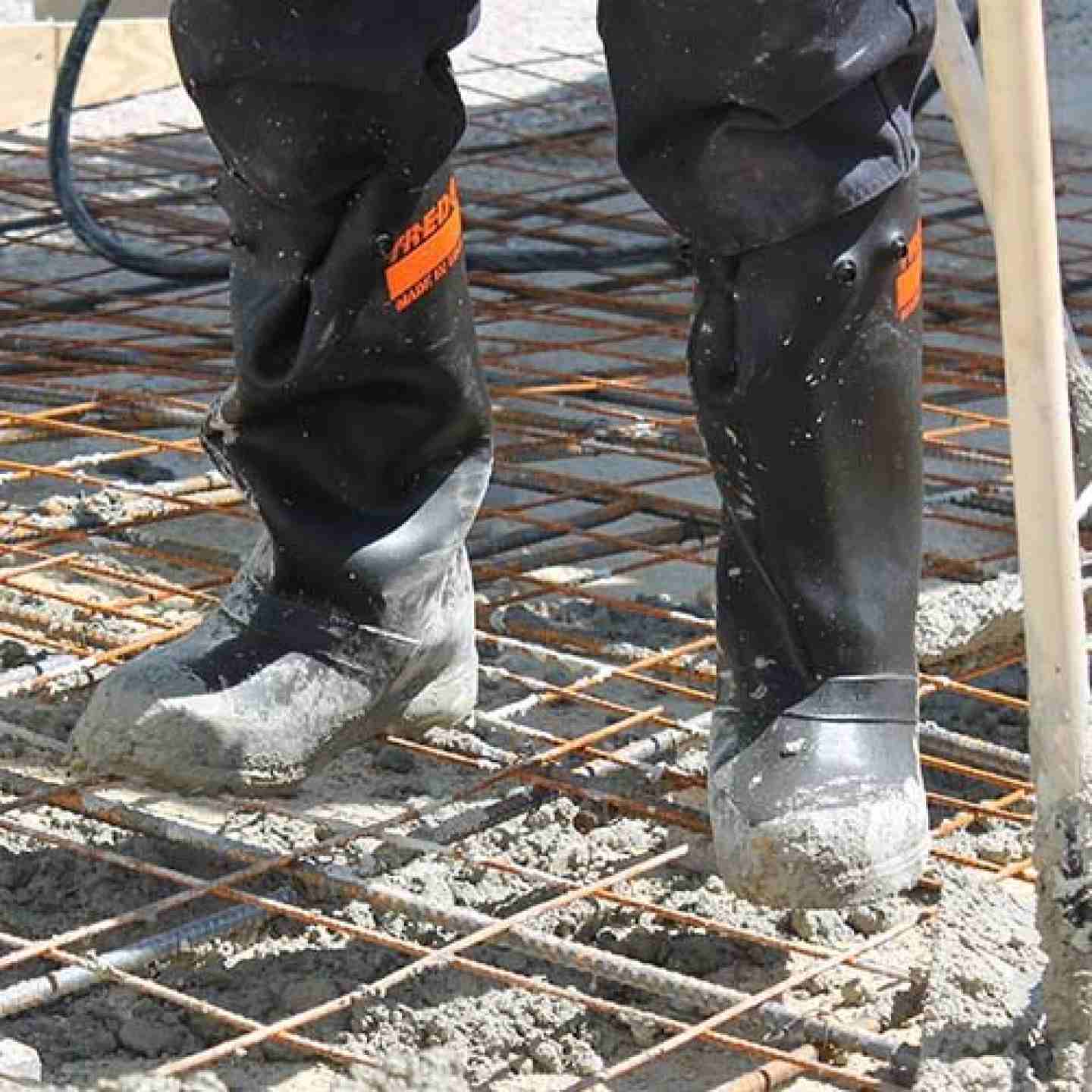 Treds 17" Rubber Concrete Boot/Overboot XXLarge Image 2